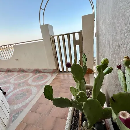 La Terrazza Sul Mare, 44 *